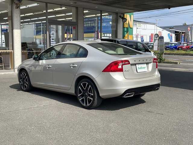 ボルボ Ｓ６０ D4 ダイナミックエディション 宮城県 2017(平29)年 4.9万km シルバー 純正HDDナビ/地デジTV/（AM・FM・AUX・BT・TV）/レーダークルーズコントロール/衝突被害軽減ブレーキ/HIDヘッドライト/スマートキー/パドルシフト/前後ドライブレコーダー/ETC/レーンアシスト/前席パワーシート/前席シートヒーター/社外レーダー/保証書/取扱説明書/スペアキー