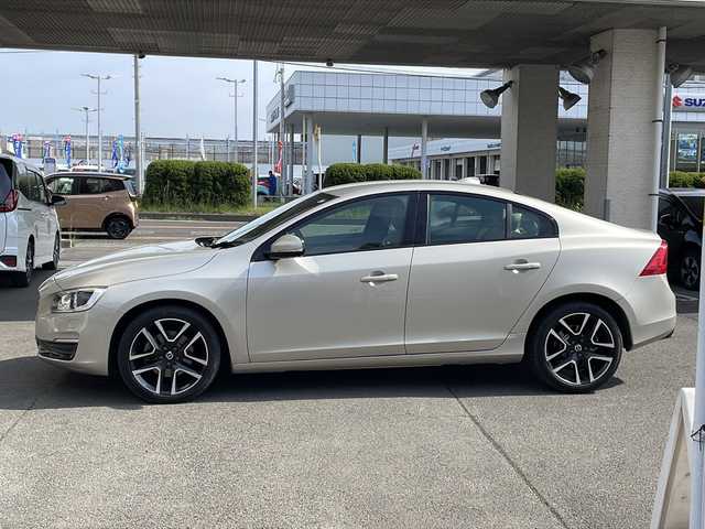 ボルボ Ｓ６０ D4 ダイナミックエディション 宮城県 2017(平29)年 4.9万km シルバー 純正HDDナビ/地デジTV/（AM・FM・AUX・BT・TV）/レーダークルーズコントロール/衝突被害軽減ブレーキ/HIDヘッドライト/スマートキー/パドルシフト/前後ドライブレコーダー/ETC/レーンアシスト/前席パワーシート/前席シートヒーター/社外レーダー/保証書/取扱説明書/スペアキー