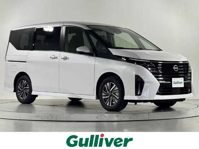日産 セレナ e－パワー ハイウェイスター V 佐賀県 2025(令7)年 0.1万km未満 プリズムホワイト 純正12.3インチナビ/ＡＭ/ＦＭ/Bluetooth/フルセグTV/全方位カメラ/ヘッドランプオートレベライザー/アダプティブLEDヘッドライトシステム/インテリジェント アラウンドビューモニター（移動物 検知機能付）/インテリジェント ルームミラー/アドバンスドドライブアシストディスプレイ/統合型インターフェースディスプレイ/ワイヤレス充電器/6スピーカー/NissanConnectナビゲーションシステム（地デジ内蔵）/車載通信ユニット（TCU［Telematics Control Unit］）/ETC2.0ユニット（ビルトインタイプ）/前後ドライブレコーダー/プロパイロット（ナビリンク機能付）/プロパイロット緊急停止支援システム/電子パーキング/オートブレーキホールド/ステアリングスイッチ/電動格納ミラー/コーナーセンサー