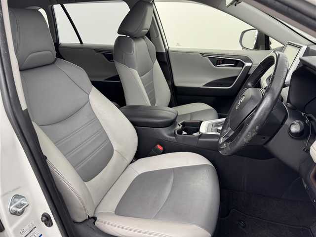 トヨタ ＲＡＶ４ G Zパッケージ 福岡県 2020(令2)年 6.8万km ホワイトパールクリスタルシャイン 純正９型ナビ　/バックカメラ　/デジタルインナーミラー　/ビルトインＥＴＣ　/前後ドラレコ　/レーダークルコン　/コーナーセンサー　/トヨタセーフティセンス　/衝突被害軽減ブレーキ/レーンキープ/ブラインドスポットモニター/アクセル踏み間違い防止/パワーバックドア　/シートヒーター　/ステアリングヒーター/パワーシート