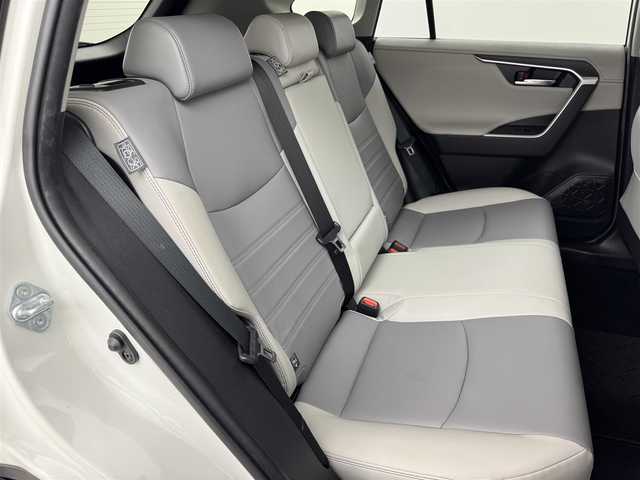 トヨタ ＲＡＶ４ G Zパッケージ 福岡県 2020(令2)年 6.8万km ホワイトパールクリスタルシャイン 純正９型ナビ　/バックカメラ　/デジタルインナーミラー　/ビルトインＥＴＣ　/前後ドラレコ　/レーダークルコン　/コーナーセンサー　/トヨタセーフティセンス　/衝突被害軽減ブレーキ/レーンキープ/ブラインドスポットモニター/アクセル踏み間違い防止/パワーバックドア　/シートヒーター　/ステアリングヒーター/パワーシート