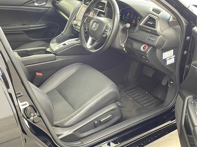 ホンダ インサイト EX 兵庫県 2022(令4)年 3.4万km クリスタルブラックパール ・純正ナビ/・Bluetooth/CD/DVD/USB/TV/Apple car play/・バックカメラ/・Honda SENSING/・CMBS（衝突軽減ブレーキシステム）/・LKAS（車線維持支援システム）/・ACC（アダプティブ・クルーズ・コントロール）/・路外逸脱抑制機能/・クリアランスソナー/・ドライバー注意力モニター/・アジャイルハンドリングアシスト/・デュアルピニオンアシストEPS/・後方誤発進抑制機能/・運転席用&助手席用i-SRSエアバッグシステム/・前席用i-サイドエアバッグシステム/・ポップアップフードシステム/・LEDヘッドライト〈インラインタイプ〉/・LEDフォグライト/・電子制御パーキングブレーキ/・オートブレーキホールド機能/・エコアシスト/・イモビライザー/・ヒルスタートアシスト機能/・純正フロアマット/・革シート/・前席シートヒーター/・ビルトインETC2.0/・前後ドライブレコーダー/・スペアキー/・保証書/・取扱説明書