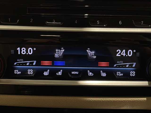 ＢＭＷ ５３０ｉ ラグジュアリー 新潟県 2017(平29)年 5万km インペリアル・ブルー・ブリリアント・エフェクト オプション装備/電動ガラスサンルーフ（チルト＆スライド、コンフォートオープン/クローズ機能付き）/コンフォートパッケージ/・ソフトクローズドア（フロント＆リヤ）/・フロントアクティブベンチレーションシート/・フロントマッサージシート/・フロントコンフォートシート/標準装備/ハイラインパッケージ/・ランバーサポート（運転席＆助手席、電動調節式）/・シートヒーティング（フロント＆リヤ）/・ダコタレザーシート/10.2インチ純正HDDナビ（フルセグTV、CD/DVD、ミュージックサーバー、ScreenMirroring、Bluetooth、AM/FM）/360度カメラ/アダクティブクルーズコントロール/アンビエントライト/DSRC/アダクティブLEDヘッドライト/純正フロアマット