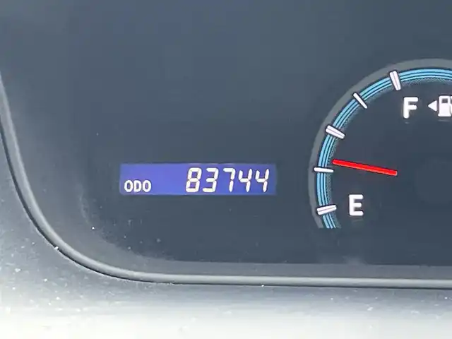 トヨタ ヴォクシー X Lエディション 熊本県 2011(平23)年 8.4万km ホワイトパールクリスタルシャイン 純正ナビ/（CD・DVD・フルセグTV・SD）/バックカメラ/ビルトインETC/純正16インチAW/片側パワースライドドア/HIDヘッドライト/オートライト/フォグライト/ウィンカーミラー/キーレス/純正フロアマット/純正ドアバイザー/新車保証書/取扱説明書/スペアキー×1本
