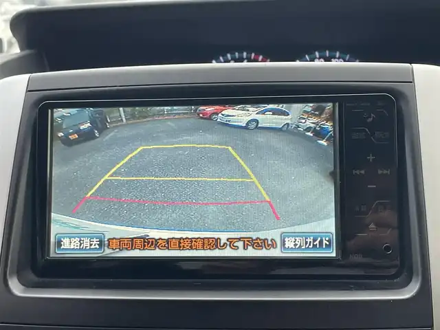 トヨタ ヴォクシー X Lエディション 熊本県 2011(平23)年 8.4万km ホワイトパールクリスタルシャイン 純正ナビ/（CD・DVD・フルセグTV・SD）/バックカメラ/ビルトインETC/純正16インチAW/片側パワースライドドア/HIDヘッドライト/オートライト/フォグライト/ウィンカーミラー/キーレス/純正フロアマット/純正ドアバイザー/新車保証書/取扱説明書/スペアキー×1本