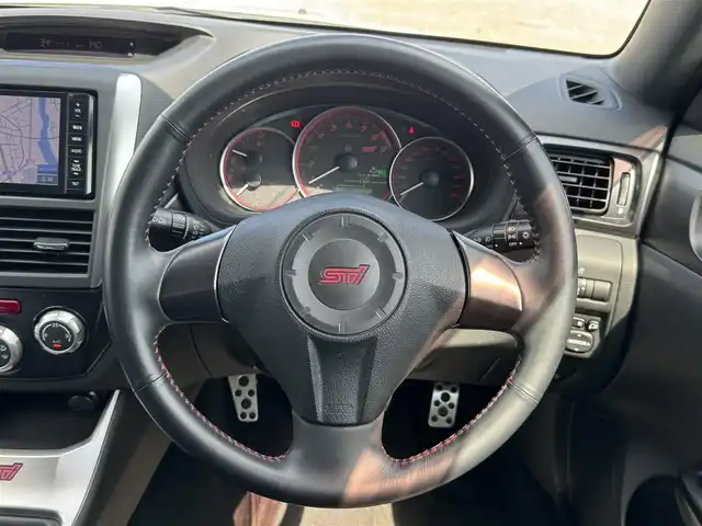 スバル インプレッサ ＷＲＸ STi tS タイプRA 兵庫県 2013(平25)年 6.3万km サテンホワイトパール HKSマフラー/STIフロントスポイラー/STIトランクスポイラー/純正ナビ/Bluetooth接続可/DVD再生可/フルセグTV/バックカメラ/STI純正18インチAW/専用ブレーキディスク/キーレスキー