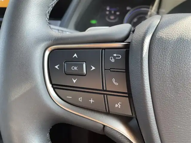 レクサス ＵＸ 250h バージョンL 佐賀県 2023(令5)年 0.7万km ソニッククォーツ 純正ナビ/Bluetooth/USB/フルセグTV/ワンオーナー/アラウンドビューモニター/レクサスセーフティシステム＋/・プリクラッシュセーフティ/・レーントレーシングアシスト/・ロードサインアシスト/・レーダークルーズコントロール/・ブラインドスポットモニター/・パーキングサポートアラート/・先行車発進告知機能/・クリアランスソナー/パドルシフト/ブレーキホールド/前席シートヒーター/エアシート/ステアリングヒーター/前席パワーシート/シートメモリ/LEDオートライト/オートエアコン/ETC2.0/前後ドライブレコーダー/スペアキー×２/保証書/取扱説明書/点検記録簿