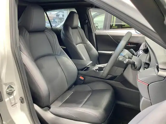 トヨタ ハリアー ＰＨＥＶ Z 岐阜県 2023(令5)年 2.8万km プラチナホワイトパールマイカ ワンオーナー/調光パノラマルーフ/純正ナビ（フルセグ/BT)/パノラマミックビューモニター/ビルトインETC2.0/JBLプレミアムサウンド/全席シートヒーター/前席シートベンチレーション/ステアリングヒーター/ステアリングスイッチ/パワーシート/運転席メモリーシート/デジタルインナーミラー/パワーバックドア/レーダークルーズコントロール/オートハイビーム/ドライブレコーダー/置くだけ充電/黒レザーシート/LEDヘッドライト/４WD/保証書/スペアキー