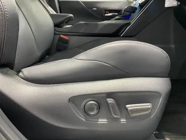 トヨタ ハリアー ＰＨＥＶ Z 岐阜県 2023(令5)年 2.8万km プラチナホワイトパールマイカ ワンオーナー/調光パノラマルーフ/純正ナビ（フルセグ/BT)/パノラマミックビューモニター/ビルトインETC2.0/JBLプレミアムサウンド/全席シートヒーター/前席シートベンチレーション/ステアリングヒーター/ステアリングスイッチ/パワーシート/運転席メモリーシート/デジタルインナーミラー/パワーバックドア/レーダークルーズコントロール/オートハイビーム/ドライブレコーダー/置くだけ充電/黒レザーシート/LEDヘッドライト/４WD/保証書/スペアキー