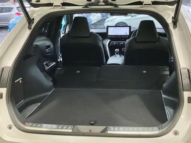 トヨタ ハリアー ＰＨＥＶ Z 岐阜県 2023(令5)年 2.8万km プラチナホワイトパールマイカ ワンオーナー/調光パノラマルーフ/純正ナビ（フルセグ/BT)/パノラマミックビューモニター/ビルトインETC2.0/JBLプレミアムサウンド/全席シートヒーター/前席シートベンチレーション/ステアリングヒーター/ステアリングスイッチ/パワーシート/運転席メモリーシート/デジタルインナーミラー/パワーバックドア/レーダークルーズコントロール/オートハイビーム/ドライブレコーダー/置くだけ充電/黒レザーシート/LEDヘッドライト/４WD/保証書/スペアキー