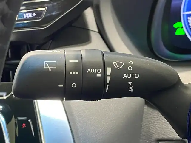 トヨタ ハリアー ＰＨＥＶ Z 岐阜県 2023(令5)年 2.8万km プラチナホワイトパールマイカ ワンオーナー/調光パノラマルーフ/純正ナビ（フルセグ/BT)/パノラマミックビューモニター/ビルトインETC2.0/JBLプレミアムサウンド/全席シートヒーター/前席シートベンチレーション/ステアリングヒーター/ステアリングスイッチ/パワーシート/運転席メモリーシート/デジタルインナーミラー/パワーバックドア/レーダークルーズコントロール/オートハイビーム/ドライブレコーダー/置くだけ充電/黒レザーシート/LEDヘッドライト/４WD/保証書/スペアキー