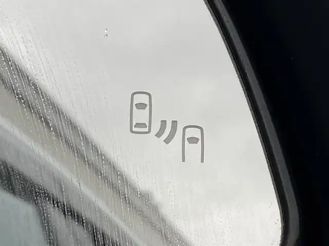 トヨタ ハリアー ＰＨＥＶ Z 岐阜県 2023(令5)年 2.8万km プラチナホワイトパールマイカ ワンオーナー/調光パノラマルーフ/純正ナビ（フルセグ/BT)/パノラマミックビューモニター/ビルトインETC2.0/JBLプレミアムサウンド/全席シートヒーター/前席シートベンチレーション/ステアリングヒーター/ステアリングスイッチ/パワーシート/運転席メモリーシート/デジタルインナーミラー/パワーバックドア/レーダークルーズコントロール/オートハイビーム/ドライブレコーダー/置くだけ充電/黒レザーシート/LEDヘッドライト/４WD/保証書/スペアキー