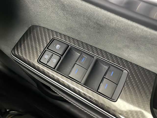 トヨタ クラウン ハイブリッド RS アドバンス 愛知県 2018(平30)年 3.3万km ホワイトパールクリスタルシャイン /禁煙車//ローダウン//純正T-Connectナビ//フルセグTV//ビルトインETC//バックカメラ//パノラミックビューモニター//電動チルト&スライドムーンルーフ//TANABEダウンサス(NF210)//TWS19インチ鍛造2ピースアルミホイール//トヨタセーフティセンス//プリクラッシュセーフティ//レーントレーシングアシスト//レーダークルーズ//ロードサインアシスト//アダプティブハイビーム//ブラインドスポットモニター//前後クリアランスソナー//パーキングサポートブレーキ//インテリジェントパーキングアシスト2//3眼LEDヘッドライト//オートライト//ヘッドライトウォッシャー//合皮コンビシート//前席パワーシート・シートヒーター//運転席ポジションメモリー//純正フロアマット//純正ドアバイザー//電子パーキングブレーキ//ブレーキホールド//革巻きステアリング//ステアリングスイッチ//電動チルト&テレスコ//プッシュスタート//電動格納ミラーウィンカー//新車保証書・取扱説明書//スペアキー//純正エンジンスターター