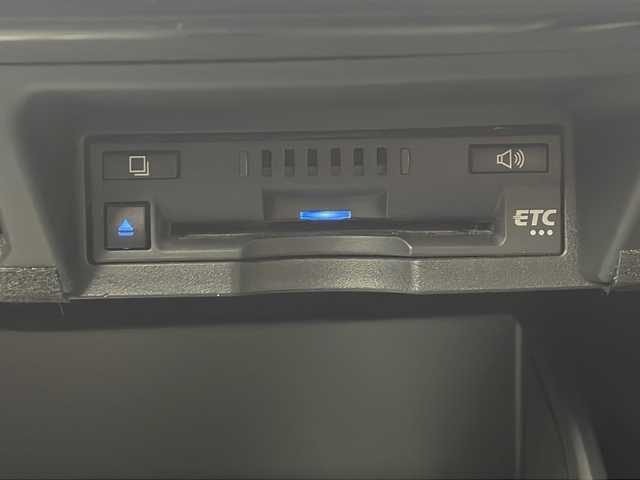 トヨタ クラウン ハイブリッド RS アドバンス 愛知県 2018(平30)年 3.3万km ホワイトパールクリスタルシャイン /禁煙車//ローダウン//純正T-Connectナビ//フルセグTV//ビルトインETC//バックカメラ//パノラミックビューモニター//電動チルト&スライドムーンルーフ//TANABEダウンサス(NF210)//TWS19インチ鍛造2ピースアルミホイール//トヨタセーフティセンス//プリクラッシュセーフティ//レーントレーシングアシスト//レーダークルーズ//ロードサインアシスト//アダプティブハイビーム//ブラインドスポットモニター//前後クリアランスソナー//パーキングサポートブレーキ//インテリジェントパーキングアシスト2//3眼LEDヘッドライト//オートライト//ヘッドライトウォッシャー//合皮コンビシート//前席パワーシート・シートヒーター//運転席ポジションメモリー//純正フロアマット//純正ドアバイザー//電子パーキングブレーキ//ブレーキホールド//革巻きステアリング//ステアリングスイッチ//電動チルト&テレスコ//プッシュスタート//電動格納ミラーウィンカー//新車保証書・取扱説明書//スペアキー//純正エンジンスターター