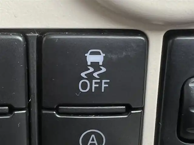 ダイハツ ムーヴ キャンバス X SA Ⅲ 秋田県 2018(平30)年 6.3万km パールホワイトⅢ/ナチュラルベージュマイカメタリック 2トーン ４WD/スマートアシストIII/純正オーディオ（AM/FM/CD)/誤発進抑制機能/LEDヘッドライト/スマートキー/アイドリングストップ/プッシュスタート/レーンキープアシスト/オートマチックハイビーム/ステアリングスイッチ/純正フロアマット/純正ドアバイザー/オートライト/オートエアコン/パワーステアリング/パワーウィンドウ/電動格納ウィンカーミラー/ヘッドライトレベライザー/横滑り防止/盗難防止装置/寒冷地仕様/保証書/取扱説明書/記録簿/スペアキー×１