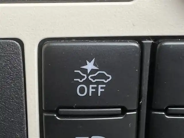 ダイハツ ムーヴ キャンバス X SA Ⅲ 秋田県 2018(平30)年 6.3万km パールホワイトⅢ/ナチュラルベージュマイカメタリック 2トーン ４WD/スマートアシストIII/純正オーディオ（AM/FM/CD)/誤発進抑制機能/LEDヘッドライト/スマートキー/アイドリングストップ/プッシュスタート/レーンキープアシスト/オートマチックハイビーム/ステアリングスイッチ/純正フロアマット/純正ドアバイザー/オートライト/オートエアコン/パワーステアリング/パワーウィンドウ/電動格納ウィンカーミラー/ヘッドライトレベライザー/横滑り防止/盗難防止装置/寒冷地仕様/保証書/取扱説明書/記録簿/スペアキー×１