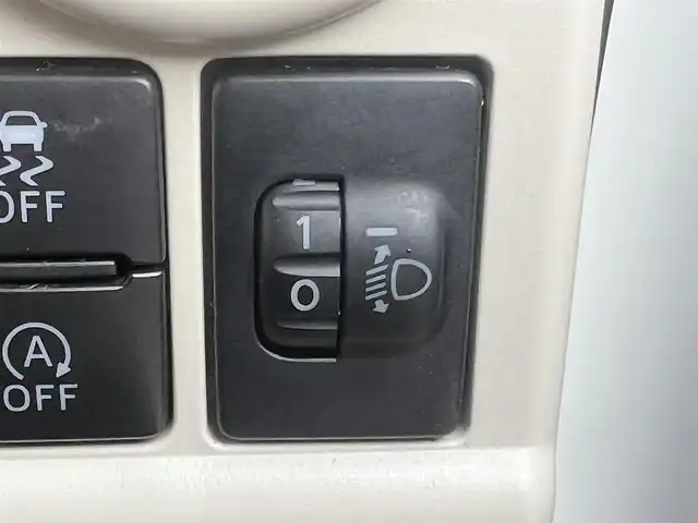 ダイハツ ムーヴ キャンバス X SA Ⅲ 秋田県 2018(平30)年 6.3万km パールホワイトⅢ/ナチュラルベージュマイカメタリック 2トーン ４WD/スマートアシストIII/純正オーディオ（AM/FM/CD)/誤発進抑制機能/LEDヘッドライト/スマートキー/アイドリングストップ/プッシュスタート/レーンキープアシスト/オートマチックハイビーム/ステアリングスイッチ/純正フロアマット/純正ドアバイザー/オートライト/オートエアコン/パワーステアリング/パワーウィンドウ/電動格納ウィンカーミラー/ヘッドライトレベライザー/横滑り防止/盗難防止装置/寒冷地仕様/保証書/取扱説明書/記録簿/スペアキー×１