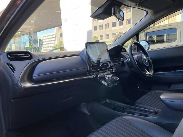 トヨタ アクア Z 岡山県 2023(令5)年 4万km ブラック 登録時走行距離39622キロ/純正10.5インチディスプレイオーディオ/AM/FM/Bluetooth/Miracast/Toyota Safety Sense/・プリクラッシュセーフティ/・クリアランスソナー/・車線逸脱警報/レーダークルーズコントロール/アラウンドビューモニター/ブラインドスポットモニター/オートマチックハイビーム/パワーシート（D席）/シートヒーター（D席＋N席）/純正15インチAW/LEDヘッドライト/プッシュスタート/スマートキー