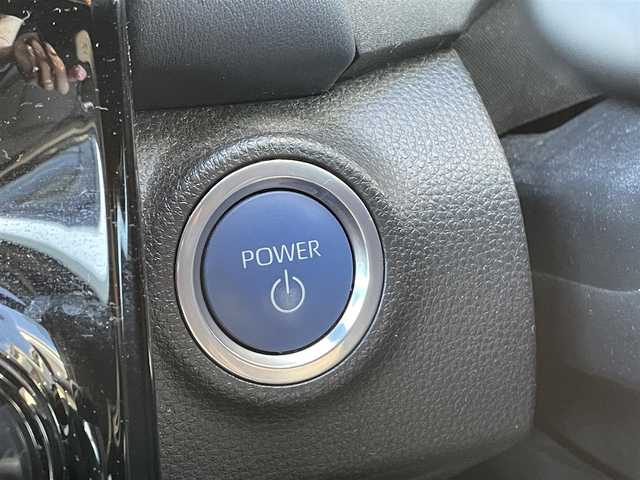 トヨタ アクア Z 岡山県 2023(令5)年 4万km ブラック 登録時走行距離39622キロ/純正10.5インチディスプレイオーディオ/AM/FM/Bluetooth/Miracast/Toyota Safety Sense/・プリクラッシュセーフティ/・クリアランスソナー/・車線逸脱警報/レーダークルーズコントロール/アラウンドビューモニター/ブラインドスポットモニター/オートマチックハイビーム/パワーシート（D席）/シートヒーター（D席＋N席）/純正15インチAW/LEDヘッドライト/プッシュスタート/スマートキー