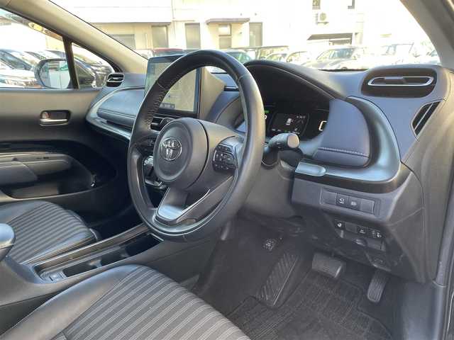 トヨタ アクア Z 岡山県 2023(令5)年 4万km ブラック 登録時走行距離39622キロ/純正10.5インチディスプレイオーディオ/AM/FM/Bluetooth/Miracast/Toyota Safety Sense/・プリクラッシュセーフティ/・クリアランスソナー/・車線逸脱警報/レーダークルーズコントロール/アラウンドビューモニター/ブラインドスポットモニター/オートマチックハイビーム/パワーシート（D席）/シートヒーター（D席＋N席）/純正15インチAW/LEDヘッドライト/プッシュスタート/スマートキー