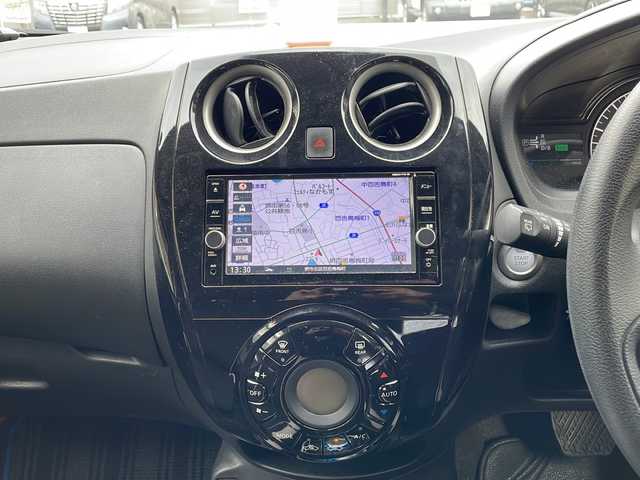 日産 ノート e－パワー X 大阪府 2018(平30)年 8万km スーパーブラック エマージェンシーブレーキ/純正ナビ/アラウンドビューモニター/インテリジェントミラー/ドライブレコーダー/ETC/LEDヘッドライト/ステアリングスイッチ/純正マット/ドアバイザー/保証書/取扱説明書/スペアキー１本