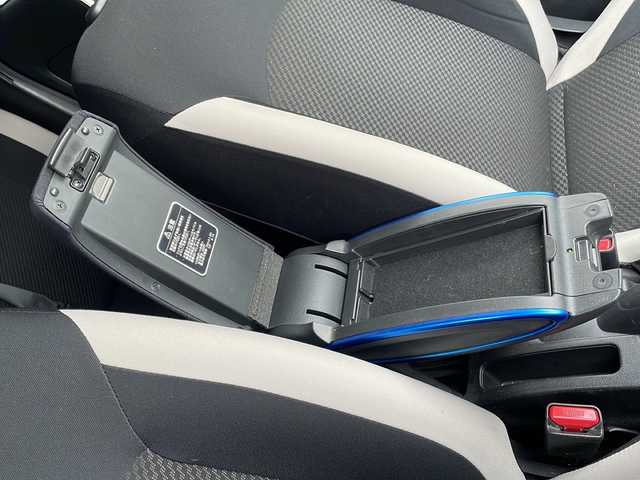 日産 ノート e－パワー X 大阪府 2018(平30)年 8万km スーパーブラック エマージェンシーブレーキ/純正ナビ/アラウンドビューモニター/インテリジェントミラー/ドライブレコーダー/ETC/LEDヘッドライト/ステアリングスイッチ/純正マット/ドアバイザー/保証書/取扱説明書/スペアキー１本