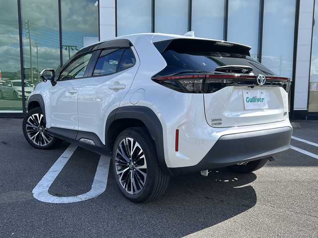 トヨタ ヤリスクロス ハイブリッド 岐阜県 2021(令3)年 4.7万km ホワイトパールクリスタルシャイン 登録時走行距離47090km/純正ディスプレイオーディオ/バックカメラ/クルーズコントロール/ステアリングヒーター/禁煙車/シートヒーター/ハーフレザーシート/ビルトインＥＴＣ/レーンキープアシスト/前後コーナーセンサー/プッシュスタート/スマートキー/スペアキー/電動リアゲート/LEDヘッドライト/オートライト/フォグランプ/オートマチックハイビーム/ドアバイザー/Bluetooth接続/USB入力端子/アイドリングストップ