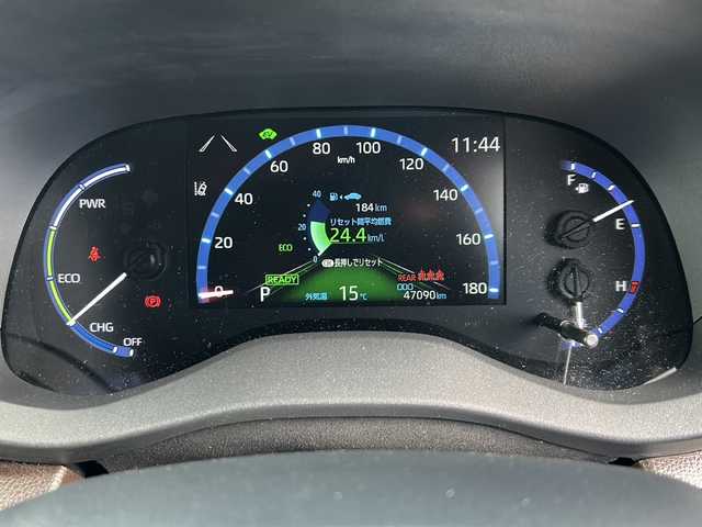 トヨタ ヤリスクロス ハイブリッド 岐阜県 2021(令3)年 4.7万km ホワイトパールクリスタルシャイン 登録時走行距離47090km/純正ディスプレイオーディオ/バックカメラ/クルーズコントロール/ステアリングヒーター/禁煙車/シートヒーター/ハーフレザーシート/ビルトインＥＴＣ/レーンキープアシスト/前後コーナーセンサー/プッシュスタート/スマートキー/スペアキー/電動リアゲート/LEDヘッドライト/オートライト/フォグランプ/オートマチックハイビーム/ドアバイザー/Bluetooth接続/USB入力端子/アイドリングストップ