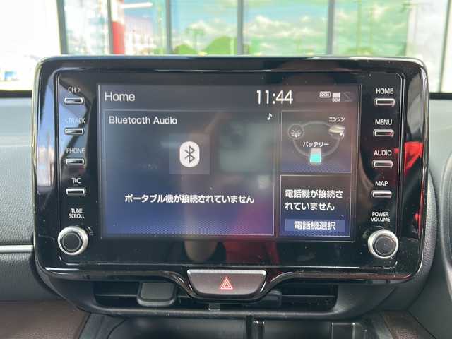 トヨタ ヤリスクロス ハイブリッド 岐阜県 2021(令3)年 4.7万km ホワイトパールクリスタルシャイン 登録時走行距離47090km/純正ディスプレイオーディオ/バックカメラ/クルーズコントロール/ステアリングヒーター/禁煙車/シートヒーター/ハーフレザーシート/ビルトインＥＴＣ/レーンキープアシスト/前後コーナーセンサー/プッシュスタート/スマートキー/スペアキー/電動リアゲート/LEDヘッドライト/オートライト/フォグランプ/オートマチックハイビーム/ドアバイザー/Bluetooth接続/USB入力端子/アイドリングストップ