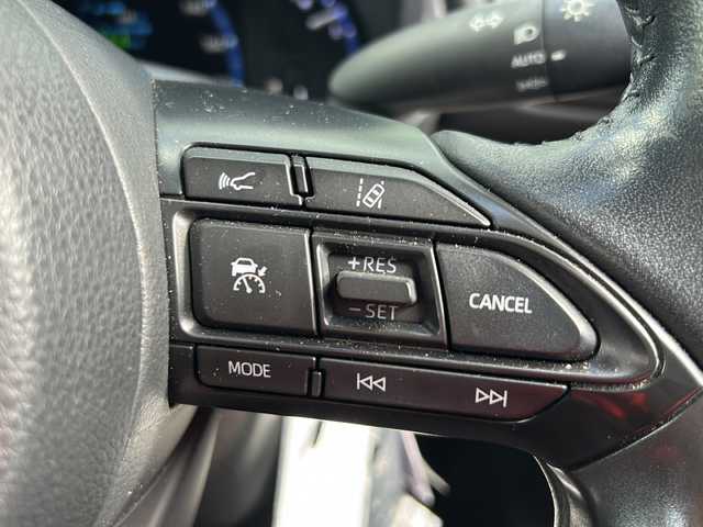 トヨタ ヤリスクロス ハイブリッド 岐阜県 2021(令3)年 4.7万km ホワイトパールクリスタルシャイン 登録時走行距離47090km/純正ディスプレイオーディオ/バックカメラ/クルーズコントロール/ステアリングヒーター/禁煙車/シートヒーター/ハーフレザーシート/ビルトインＥＴＣ/レーンキープアシスト/前後コーナーセンサー/プッシュスタート/スマートキー/スペアキー/電動リアゲート/LEDヘッドライト/オートライト/フォグランプ/オートマチックハイビーム/ドアバイザー/Bluetooth接続/USB入力端子/アイドリングストップ