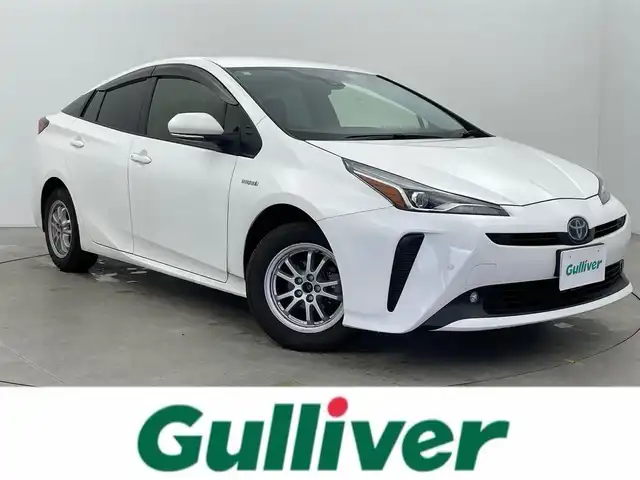 トヨタ プリウス S 富山県 2019(令1)年 5万km スーパーホワイトⅡ ４WD/社外ナビ8インチ【AVIC-CQ911】/（BT/TV/CD/DVD/AM/FM）/フルセグTV/バックカメラ/衝突軽減ブレーキ/アダプティブクルーズコントロール/レーンキープアシスト/コーナーセンサー/オートマチックハイビーム/ETC/スマートキー×２/プッシュスタート/純正フロアマット/ドアバイザー/LEDヘッドライト