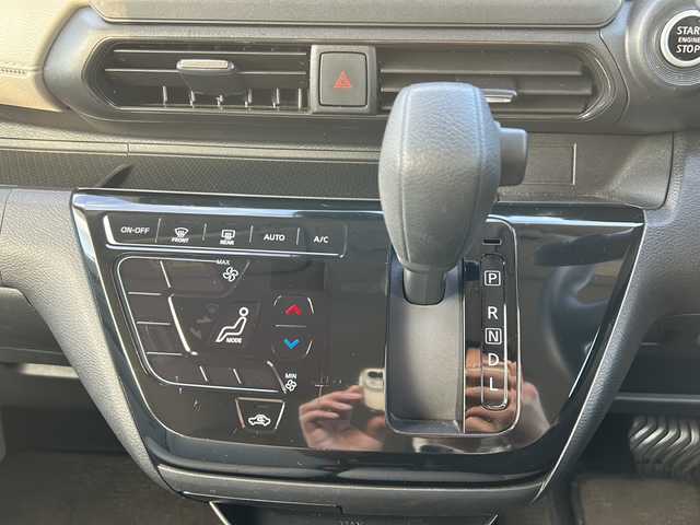 日産 デイズ X 兵庫県 2019(平31)年 8.4万km ソーダブルーM 取扱説明書/保証書/社外ナビ（FM/AM/DISC/Bluetooth/USB/iPod）/プッシュスタート/全方位カメラ/バックカメラ/サイドカメラ/スマートキー/純正フロアマット/純正アルミホイール/ステアリングリモコン/純正ドアバイザー/アイドリングストップ