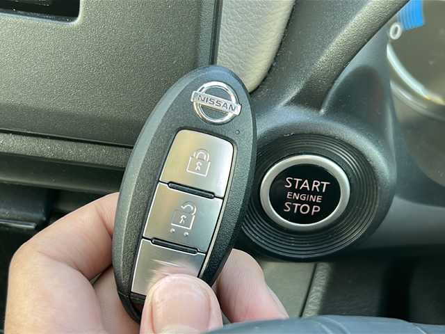 日産 デイズ X 兵庫県 2019(平31)年 8.4万km ソーダブルーM 取扱説明書/保証書/社外ナビ（FM/AM/DISC/Bluetooth/USB/iPod）/プッシュスタート/全方位カメラ/バックカメラ/サイドカメラ/スマートキー/純正フロアマット/純正アルミホイール/ステアリングリモコン/純正ドアバイザー/アイドリングストップ