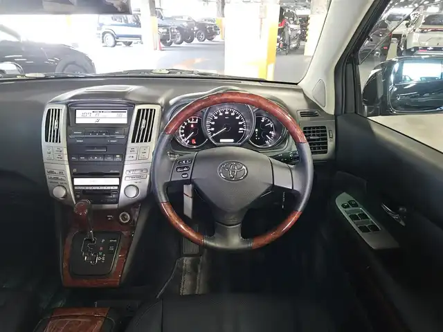 トヨタ ハリアー 240G プレミアム Lパッケージ 愛知県 2008(平20)年 3.6万km ブラック 〇ワンオーナー/〇ムーンルーフ/〇JBLプレミアムサウンドシステム/〇パワーバックドア/〇ETC/〇ドライブレコーダー/〇SRSエアバッグ/〇HIDヘッドランプ/〇左右独立温度調整オートエアコン/〇革巻きコンビステアリングホイール/ステアリングスイッチ/〇革巻きシフトノブ/〇ブラックレザーシート/〇パワーシート/シートヒーター/〇禁煙車