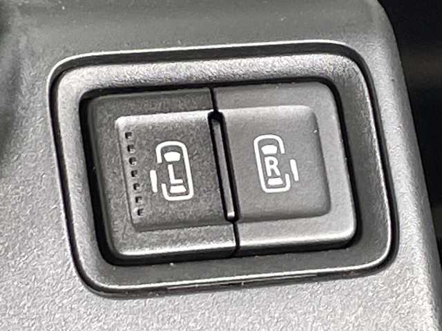 スズキ ソリオ HV MZ 神奈川県 2019(令1)年 3.7万km ピュアホワイトP ワンオーナー/純正8インチSDナビ/AM/FM/Bluetooth接続/USB/CD/DVD/iPod/フルセグTV/全周囲カメラ/両側パワースライドドア/シートヒーター/アダプティブクルーズコントロール/前後ドライブレコーダー/純正フロアマット/スマートキー/アイドリングストップ/コーナーセンサー/オートマチックハイビーム/横滑り防止装置/盗難防止装置/衝突被害軽減システム