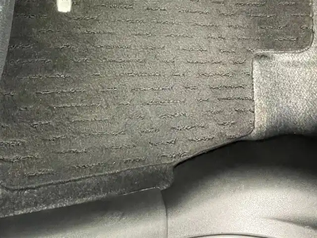 日産 ノート X エマージェンシーブレーキ 群馬県 2014(平26)年 1.8万km ブリリアントシルバー 衝突被害軽減ブレーキ　純正７インチナビ　スマートキー　プッシュスタート　横滑り防止装置　盗難防止装置　純正フロアマット　パワーステアリング　パワーウィンドウ　ＡＢＳ　アイドリングストップ　禁煙車