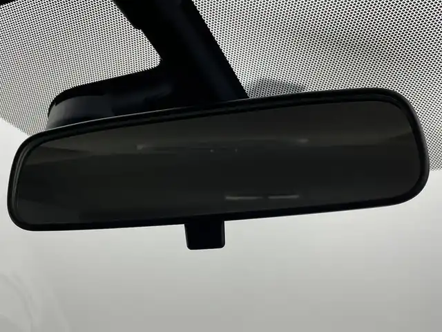 日産 ノート X エマージェンシーブレーキ 群馬県 2014(平26)年 1.8万km ブリリアントシルバー 衝突被害軽減ブレーキ　純正７インチナビ　スマートキー　プッシュスタート　横滑り防止装置　盗難防止装置　純正フロアマット　パワーステアリング　パワーウィンドウ　ＡＢＳ　アイドリングストップ　禁煙車