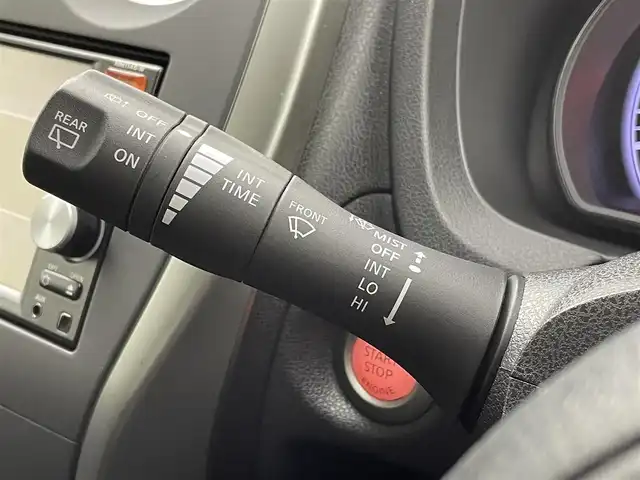 日産 ノート X エマージェンシーブレーキ 群馬県 2014(平26)年 1.8万km ブリリアントシルバー 衝突被害軽減ブレーキ　純正７インチナビ　スマートキー　プッシュスタート　横滑り防止装置　盗難防止装置　純正フロアマット　パワーステアリング　パワーウィンドウ　ＡＢＳ　アイドリングストップ　禁煙車