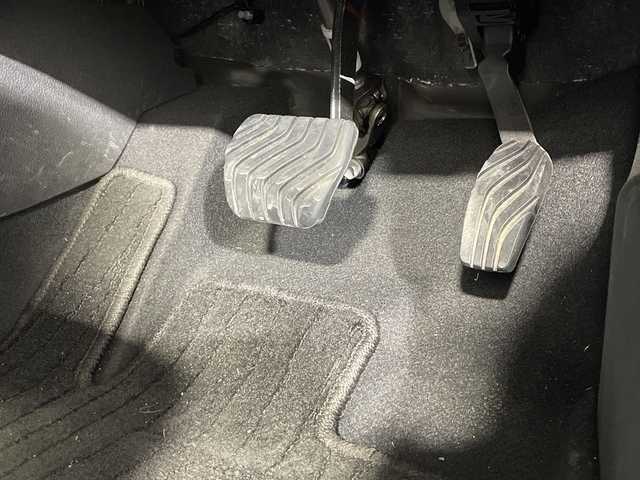 日産 ノート X 神奈川県 2025(令7)年 0.4万km グレー エマージェンシーブレーキ/全方位運転支援システム/純正9型ナビ【MM223D-L】/・BT/フルセグTV/CD/DVD/HDMI/SD/バックカメラ/電動パーキングブレーキ/オートブレーキホールド/D-MODE/EVMODE/インテリジェントキー/スペアキー/プッシュスタートボタン/ドライブレコーダー/ビルトインETC/LEDヘッドライト/純正フロアマット