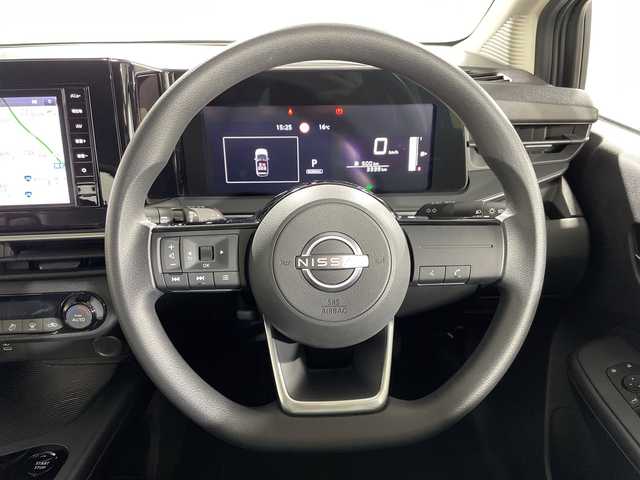 日産 ノート X 神奈川県 2025(令7)年 0.4万km グレー エマージェンシーブレーキ/全方位運転支援システム/純正9型ナビ【MM223D-L】/・BT/フルセグTV/CD/DVD/HDMI/SD/バックカメラ/電動パーキングブレーキ/オートブレーキホールド/D-MODE/EVMODE/インテリジェントキー/スペアキー/プッシュスタートボタン/ドライブレコーダー/ビルトインETC/LEDヘッドライト/純正フロアマット