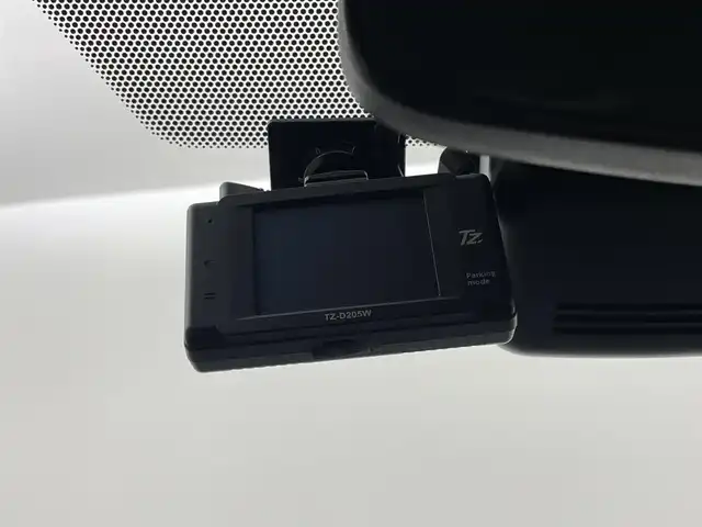 トヨタ ヤリス ハイブリッド G 埼玉県 2020(令2)年 6.1万km ホワイトパールクリスタルシャイン 純正８インチディスプレイオーディオ　パノラミックビューモニター　ＢＳＭ　ビルトインＥＴＣ２．０　前後ドライブレコーダー　セーフティセンス　レーダークルーズコントロール　オートハイビーム　ＬＥＤライト