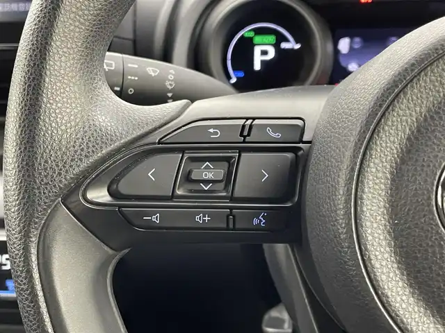 トヨタ ヤリス ハイブリッド G 埼玉県 2020(令2)年 6.1万km ホワイトパールクリスタルシャイン 純正８インチディスプレイオーディオ　パノラミックビューモニター　ＢＳＭ　ビルトインＥＴＣ２．０　前後ドライブレコーダー　セーフティセンス　レーダークルーズコントロール　オートハイビーム　ＬＥＤライト