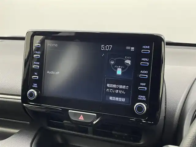 トヨタ ヤリス ハイブリッド G 埼玉県 2020(令2)年 6.1万km ホワイトパールクリスタルシャイン 純正８インチディスプレイオーディオ　パノラミックビューモニター　ＢＳＭ　ビルトインＥＴＣ２．０　前後ドライブレコーダー　セーフティセンス　レーダークルーズコントロール　オートハイビーム　ＬＥＤライト