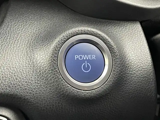 トヨタ ヤリス ハイブリッド G 埼玉県 2020(令2)年 6.1万km ホワイトパールクリスタルシャイン 純正８インチディスプレイオーディオ　パノラミックビューモニター　ＢＳＭ　ビルトインＥＴＣ２．０　前後ドライブレコーダー　セーフティセンス　レーダークルーズコントロール　オートハイビーム　ＬＥＤライト