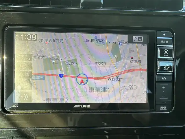 トヨタ プリウス S ツーリングセレクション 滋賀県 2016(平28)年 13.6万km スーパーホワイトⅡ (株)IDOMが運営する【じしゃロン草津店】の自社ローン対象車両になります。こちらは現金ご利用時の価格です。自社ローンご希望の方は別途その旨お申付け下さい。