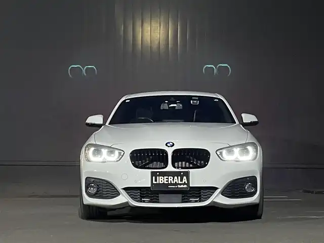 ＢＭＷ １１８ｄ Mスポーツ エディションシャドー 茨城県 2019(令1)年 2.6万km アルピンホワイトⅢ インテリジェントセーフティ/PDC/コンフォートアクセス/iDriveナビ/社外フルセグTV/前席パワーシート/前席シートヒーター/アンビエントライト/バックカメラ/ミラー一体型ETC2.0/ダークカラーLEDヘッドライト/ブラックカラー18インチ純正アルミ