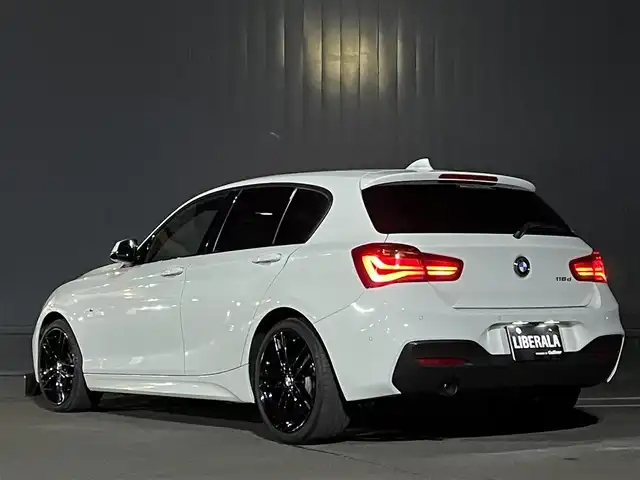 ＢＭＷ １１８ｄ Mスポーツ エディションシャドー 茨城県 2019(令1)年 2.6万km アルピンホワイトⅢ インテリジェントセーフティ/PDC/コンフォートアクセス/iDriveナビ/社外フルセグTV/前席パワーシート/前席シートヒーター/アンビエントライト/バックカメラ/ミラー一体型ETC2.0/ダークカラーLEDヘッドライト/ブラックカラー18インチ純正アルミ