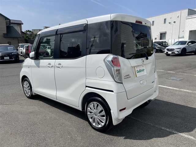 日産 デイズ ルークス X Vセレ +SeftyⅡ 神奈川県 2015(平27)年 5.6万km ホワイトパール 純正ナビ（MM114D-W）/・フルセグTV/アラウンドビューモニター/電動スライドドア/エンジンプッシュスタート/スマートキー/フロアマット/オートエアコン/スペアキー/新車時手帳、取説