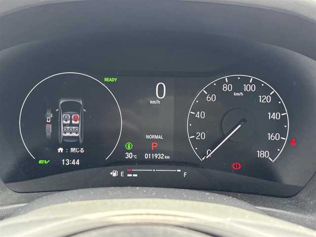 ホンダ ヴェゼル ハイブリッド e:HEV Z 福岡県 2023(令5)年 1.2万km プラチナホワイトパール ホンダセンシング/盗難防止/コーナーセンサー/エアバッグ　/カーテンエアバッグ/パーキングアシスト/ドラレコ/バッグカメラ　/SDナビ/BT/フルセグTV/純正フロアマット/純正アルミホイール/プッシュスタート/スマートキー/ETC2.0/オートライト/LED/フルフラット/チップアップシート/USB