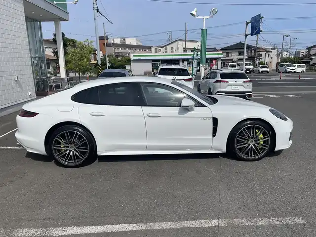 ポルシェ パナメーラ 4 E－ハイブリッド 神奈川県 2017(平29)年 4.2万km 白